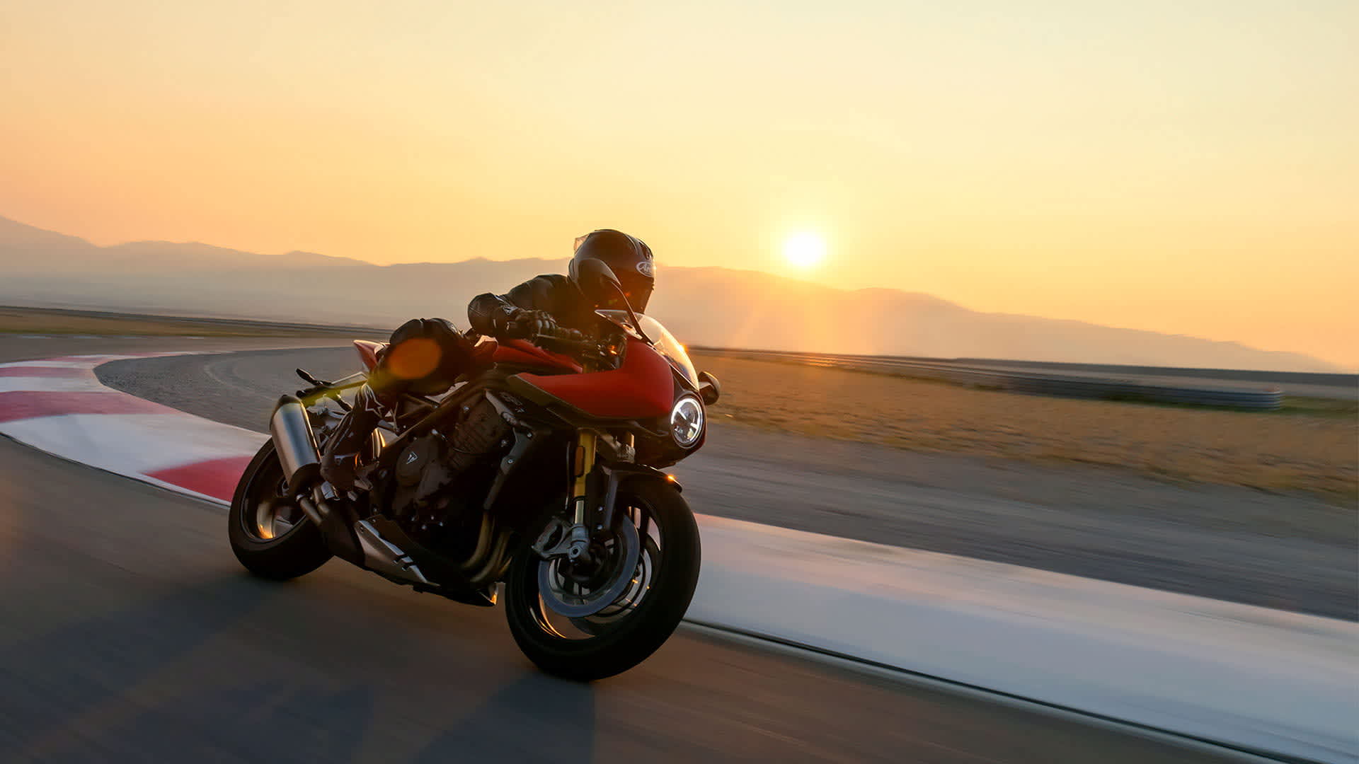 トライアンフが「MCNで6つの賞を獲得」のお知らせ